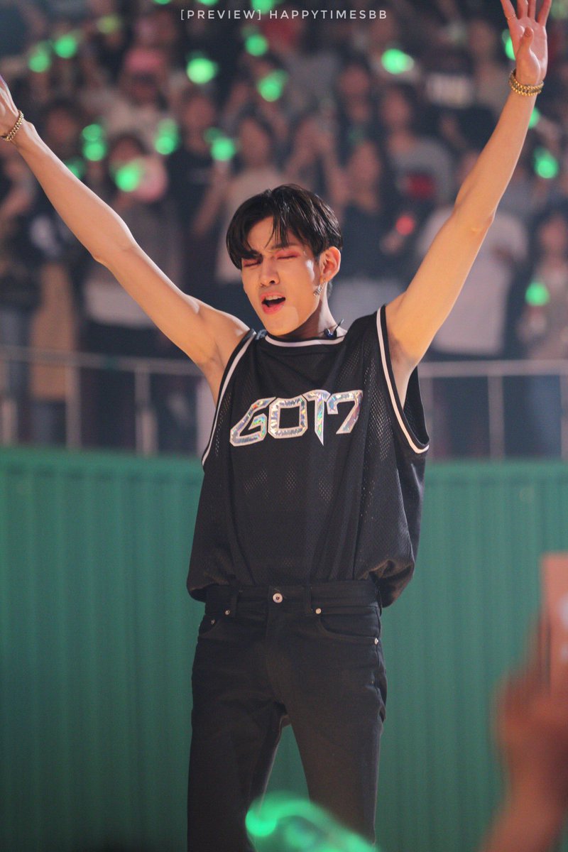 HappytimesBB's tweet photo. บินไปเลยลูกกกกกก 555555555
#BamBam #뱀뱀 #GOT7 
#EyesonYouInSeoulDay2 https://t.co/WgmbL7lITc