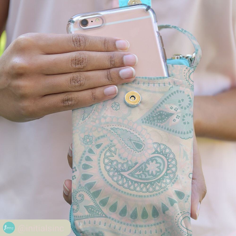 dinellebags's tweet photo. Tech me away!TechiesTrekkies &Jedisthe Tech Wallet is a fun fashionable way 2keep ur most sophisticated tech safely tucked away from ur epic adventures. 50% off this month w a purchase of $35+ #initialsinc #maythe4thbewithyou #starwarsday #dinellebags #dinellewithinitialsinc https://t.co/vwhmG3E2BB
