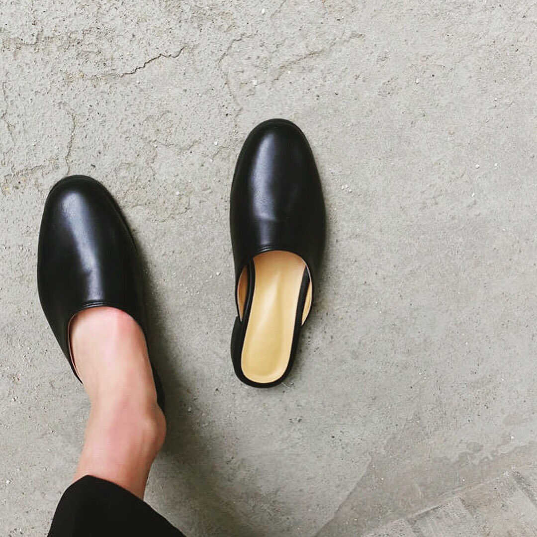 stylemarks_pr's tweet photo. Rosemiss shoes
▷ ¥9,775(税込)
パンプス風のローヒールサンダルです♡シンプルで大人っぽいデザイン。
どんなコーデにも◎
https://t.co/8CQP0Wyns2
△
#stylemarks #shopping #cordinate #fashion #ootd #おすすめ #コーディネート #ファッション #おしゃれさんと繋がりたい https://t.co/wZ2QRHc2m4
