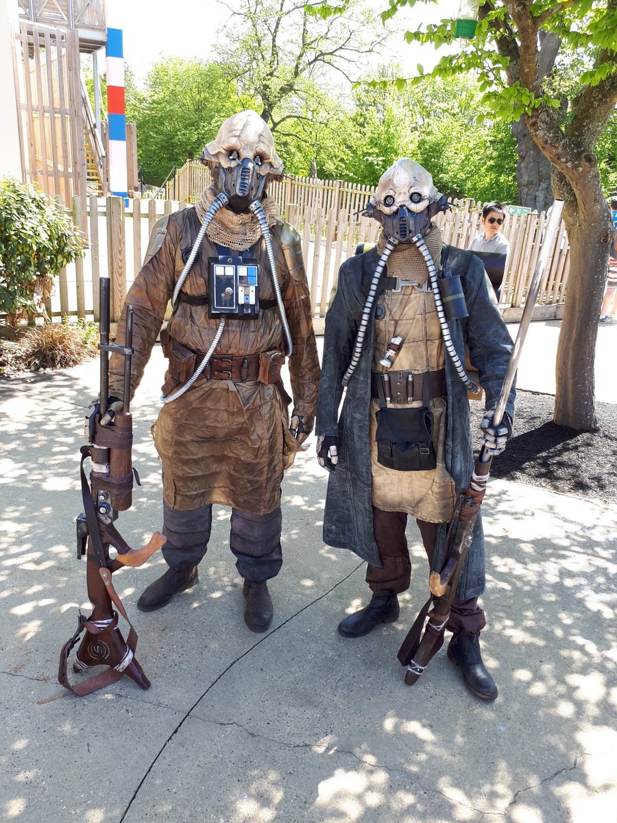 <a href="/LEGOLANDWindsor/">LEGOLAND Windsor</a> for LEGO Star Wars Day, the sun is shining and #fanthatrackers are on the ground. Stay tuned for more coverage later on the site, and Monday from <a href="/swffd/">swffd</a>
@rebellegionuk @JokerSquad_SWG @UKR2builders