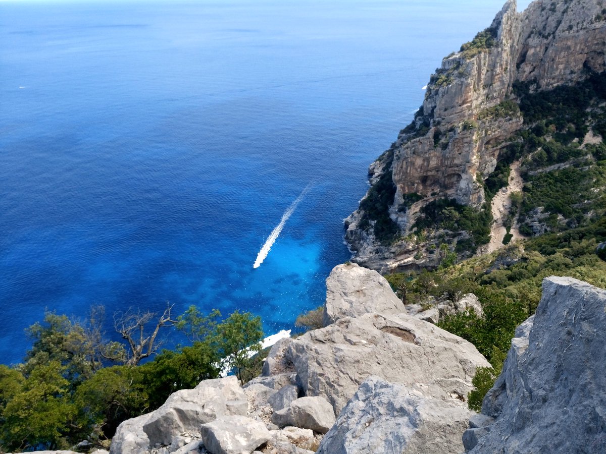 LPuddori's tweet photo. La vita in Sardegna è forse la migliore che un uomo possa augurarsi: ventiquattro mila chilometri di foreste, di campagne, di coste immerse in un mare miracoloso dovrebbero coincidere con quello che io consiglierei al buon Dio di regalarci come Paradiso. https://t.co/RbvR0IbWNP