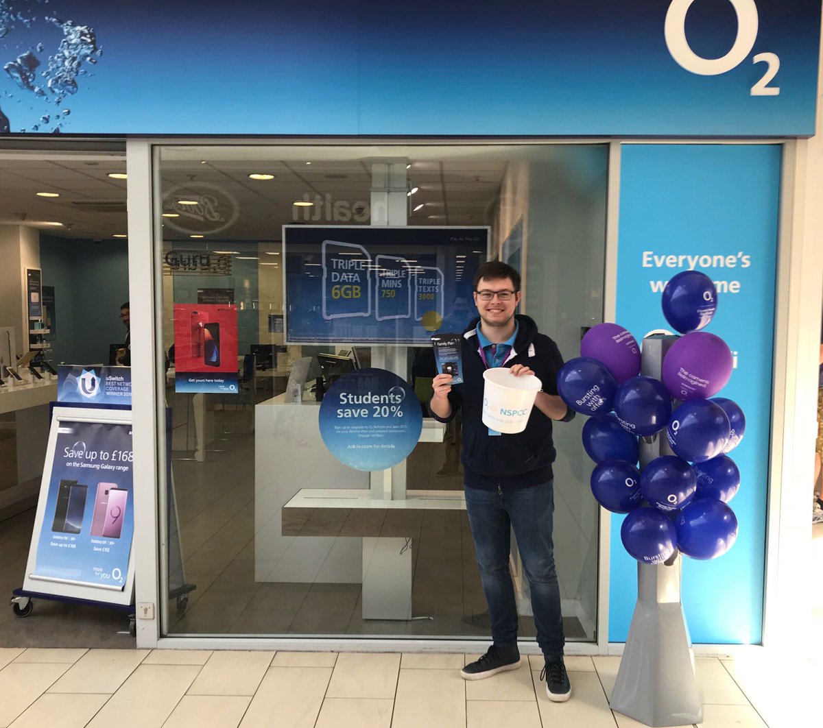TD_Sheffield's tweet image. Come and see us today ! We have a free Amazon voucher raffle, Upto 50% off with our family plan discount, Student offers and Samsung promotions ! Also free balloons and treats ! #O2CrystalPeaks
