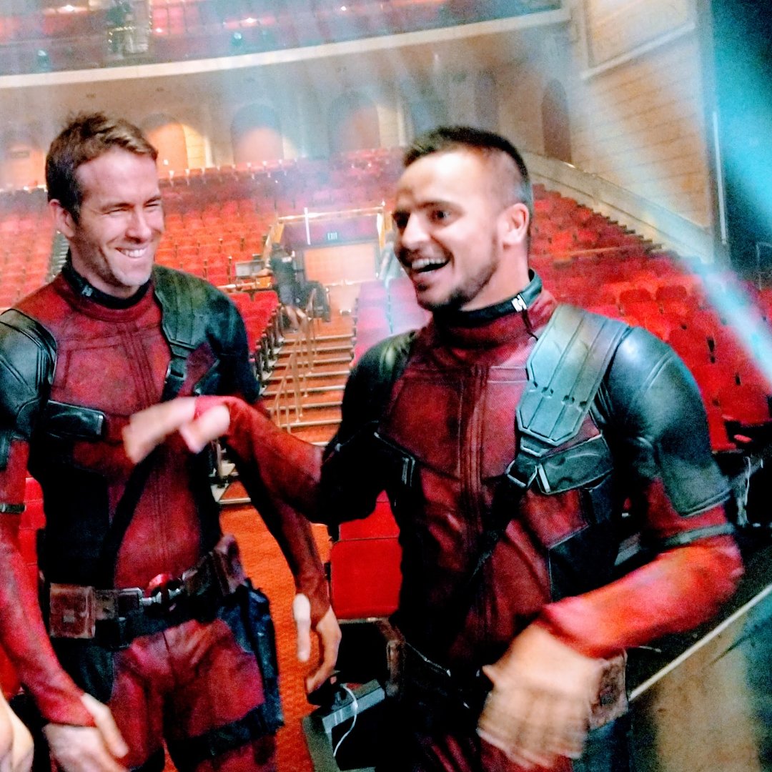 CDionFans's tweet photo. La personne qui danse avec @celinedion dans le clip #Ashes est le danseur français @yanismarshall et non @VancityReynolds sauf à la fin du clip ! #CelineDion #CelineDeadpool https://t.co/5F0mkNmCPm