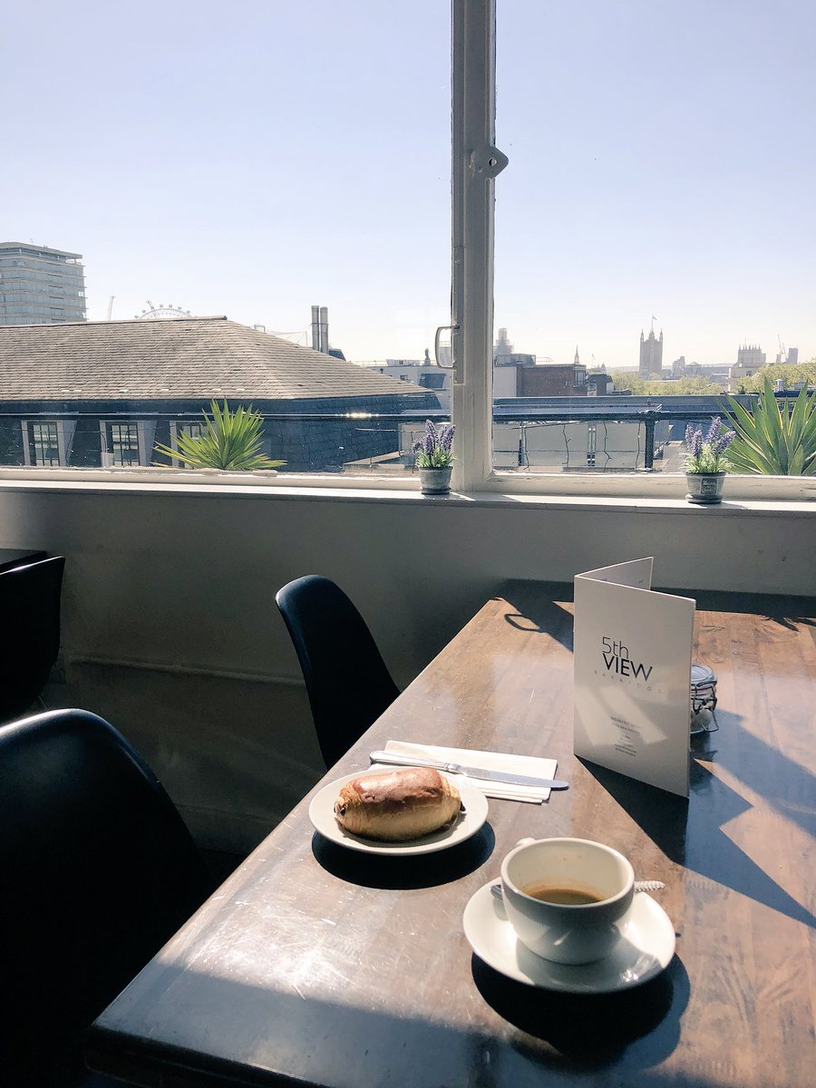 5thViewLondon's tweet image. Sun ☀️ , ☕️ and a  🥐 to start your weekend with a smile #Eliorfoodie #SaturdayMorning