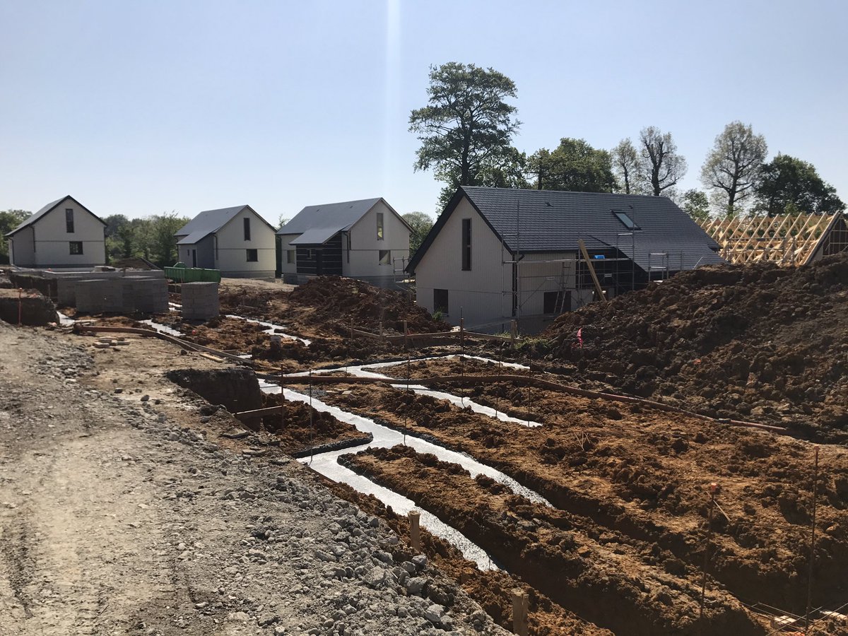 maneglise's tweet photo. Les travaux du clos Lemaitre sous le soleil: livraison en septembre #logeo @LeHavreAgglo @maneglise https://t.co/VmGK03DdHo