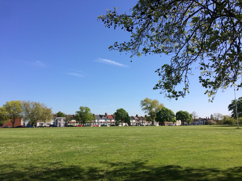 In five weeks we’ll be making merry on Plumstead Common. Date for your calendars, Saturday 9th June. 😎 #Plumstead #plumsteadcommon #plumsteadmakemerry #community #festival #makemerry