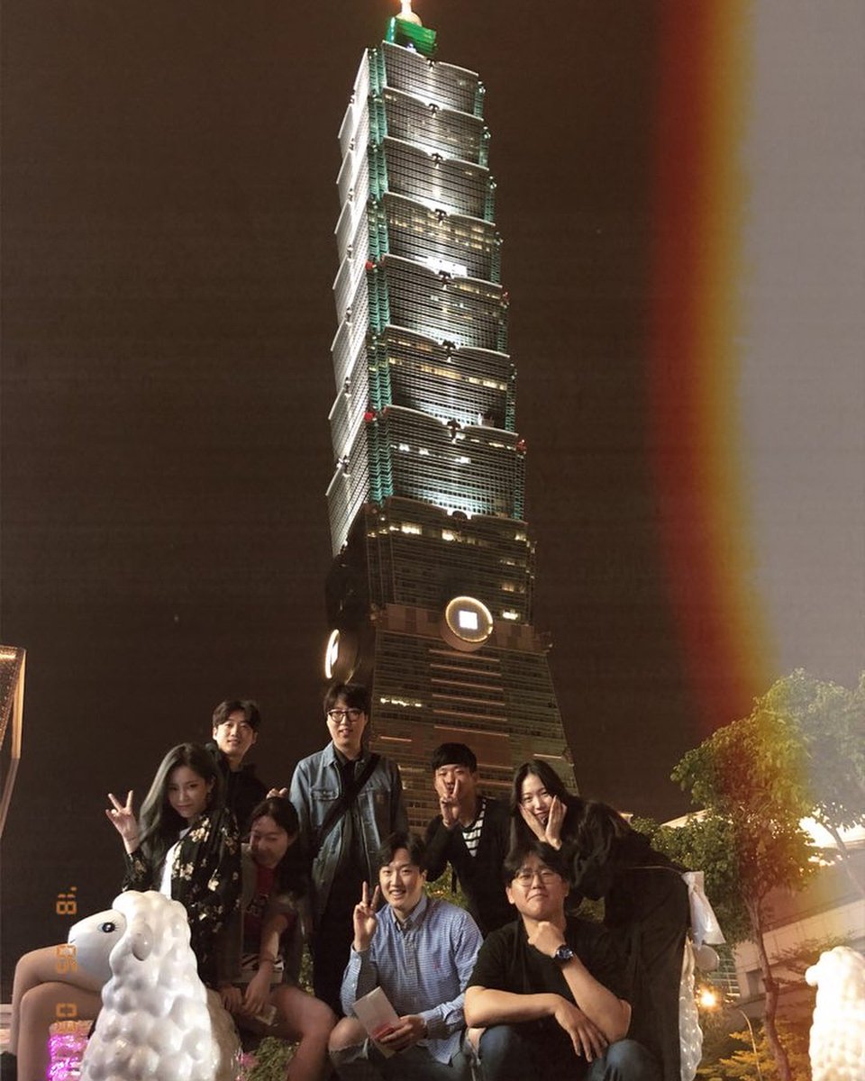 helloheize's tweet photo. Heize at Taipei 🎆 https://t.co/g611XQJ0f7