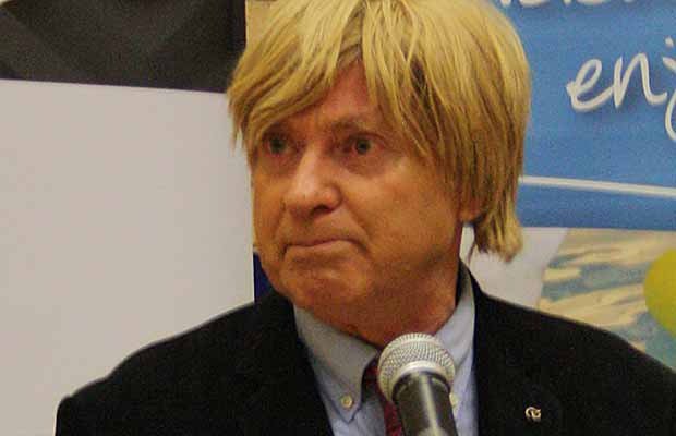 LichfieldLive's tweet photo. News: #Lichfield and #Burntwood MP @Mike_Fabricant  criticised for "disgusting" social media response to teenager: https://t.co/8YSjP6CjW5 https://t.co/2vxBb41WZN