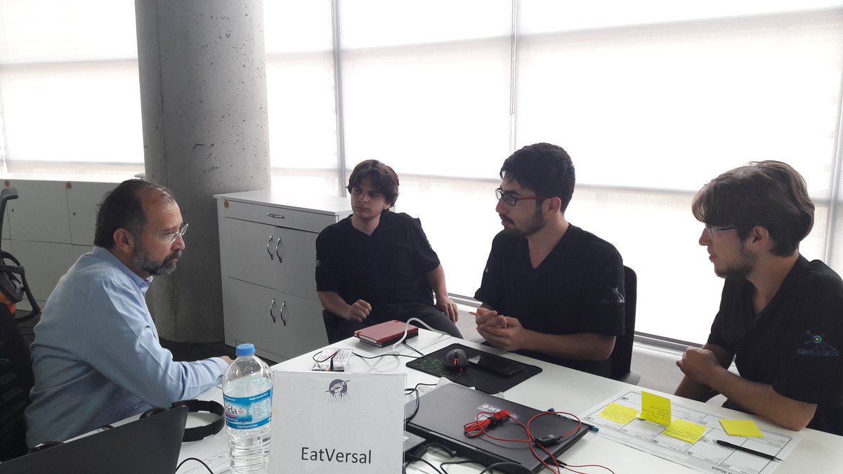 AtmosferTTO's tweet photo. Hack4Energy, #Hack4EnergyBootcamp2018 etkinliğimiz mentör görüşmeleri ile devam ediyor. https://t.co/AtLDidmtTc