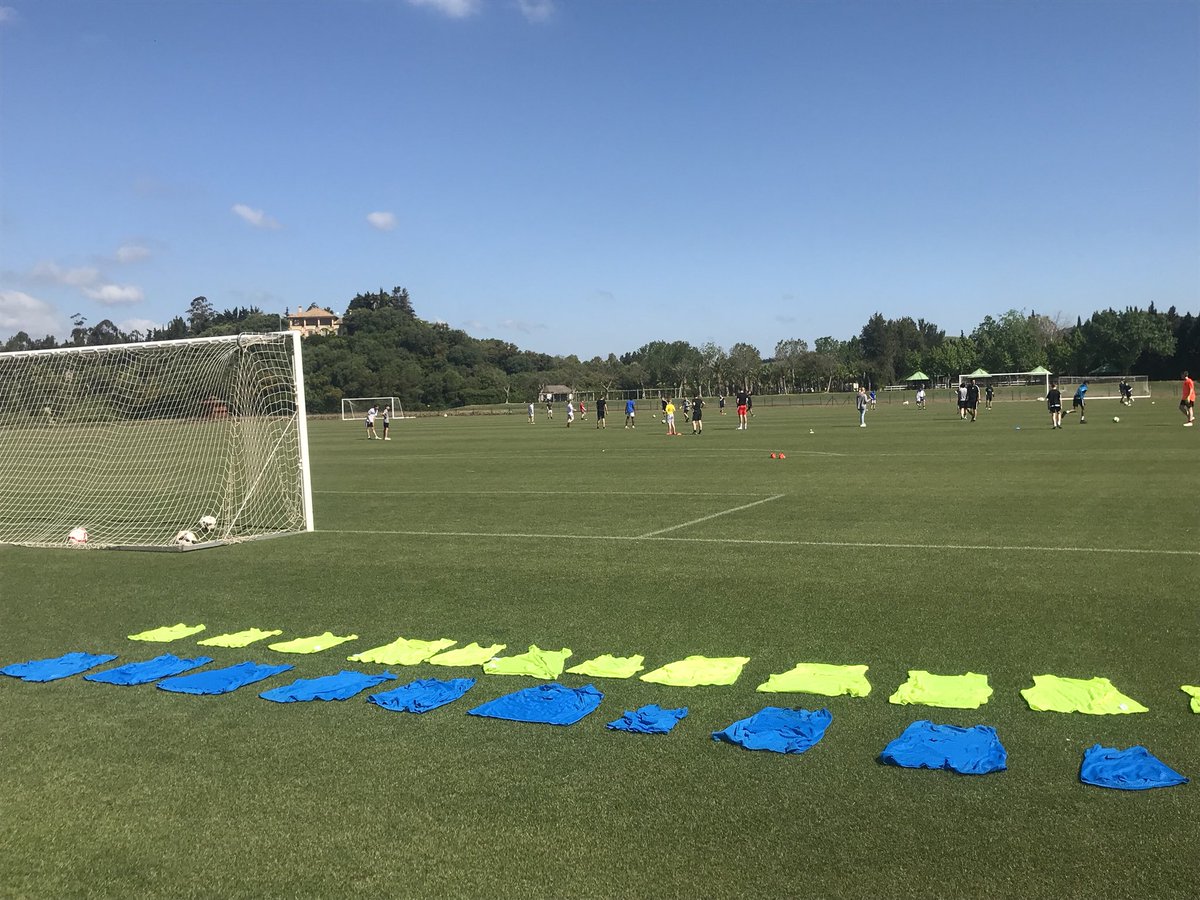 HGHS_PE's tweet photo. Itโs a warm one this morning for squad training with the Athletico Madrid coaches. ๐ โ๏ธ #factor50forall #training #development #teamgroveontour https://t.co/PLQ2CQiB2C