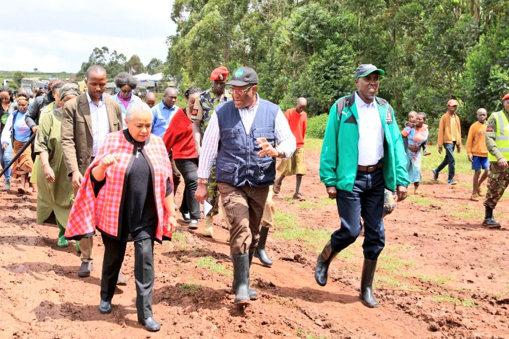 Environment_Ke's tweet photo. CS Tobiko today joined @FirstLadyKenya H.E Margaret Kenyatta, Defence CS Rachael Omamo, Kajiado Governor Joseph Ole Lenku in a tree planting event organized by @kdfinfo under the Environmental soldier program at Kibiku forest, Ngong #TreePlantKe🌲 @ngcc_ke @KeForestService https://t.co/XojRVQrSgB