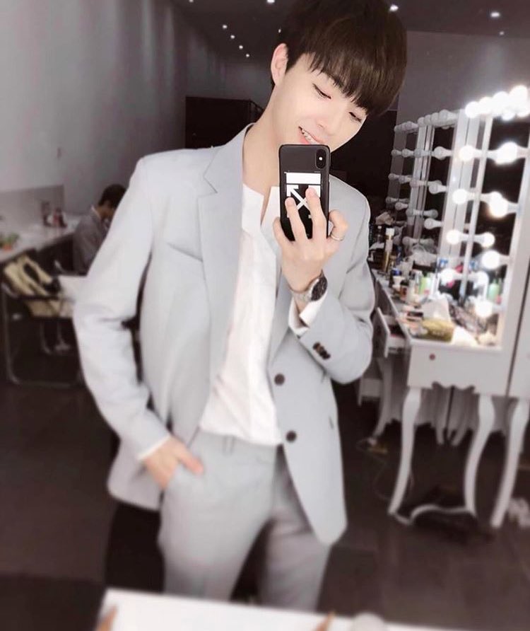 DcbFlfZWkAI50f7.jpg:large