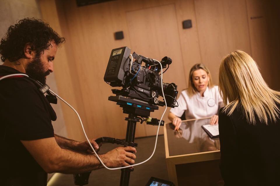 QuintalegreCME's tweet photo. Nos hemos rodeado d mucho talento en todos los ámbitos. Las granadinas @lasdelcine y su equipazo, están ayudándonos a contar quiénes somos y qué hacemos. Muy pronto aquí... atent@s! De momento making of... #granada #granadabloggers #medicinaestetica #granadabelleza #granadademoda https://t.co/CjRSY3qt7L