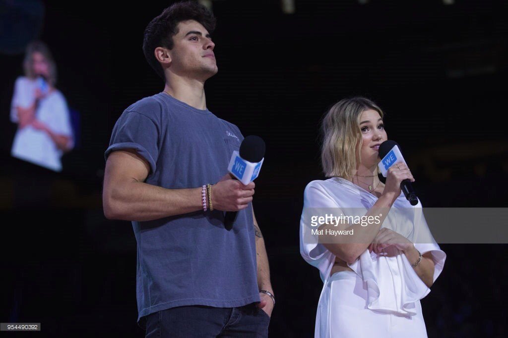 JackAndJackSPN_'s tweet photo. . @jackgilinsky durante el #WeDaySeattle https://t.co/wOM7TyTN7A