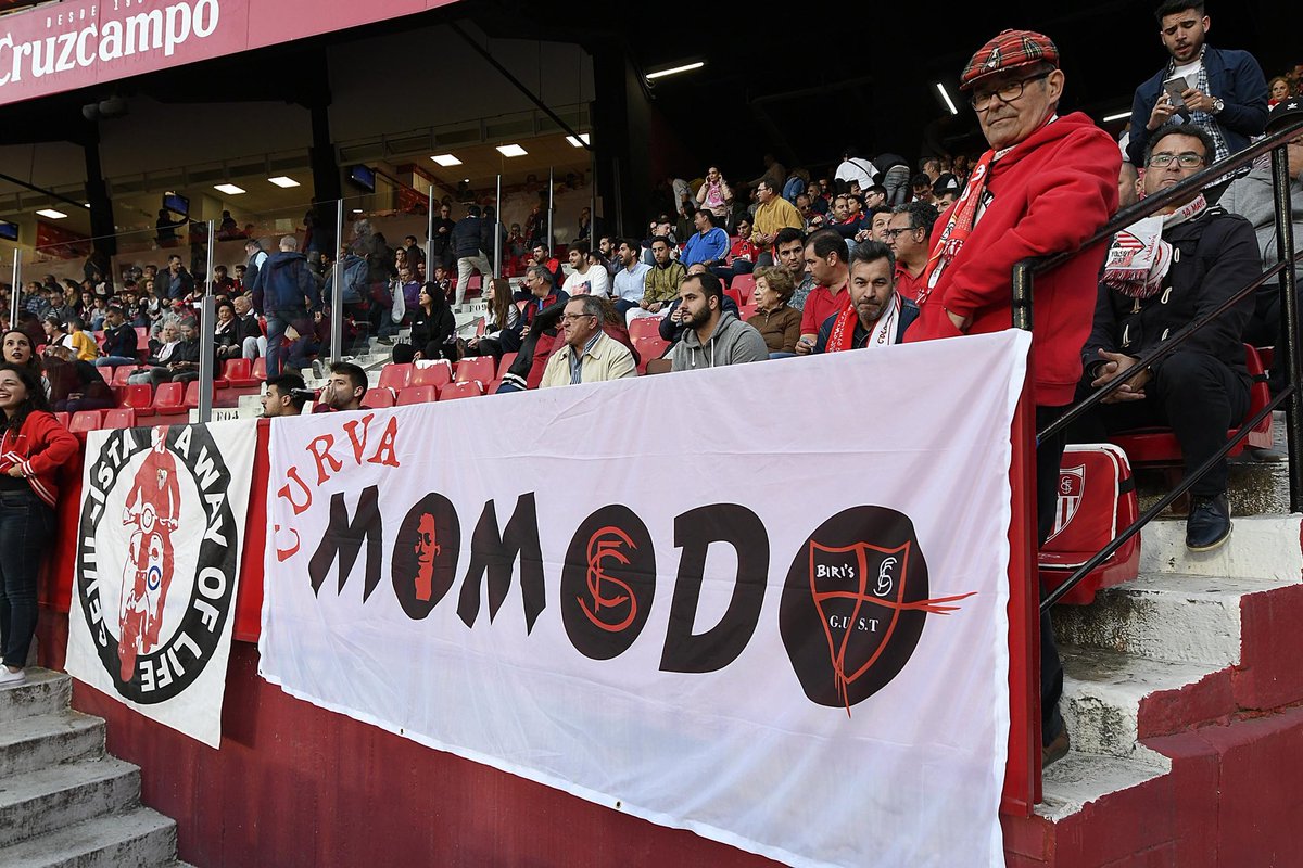 Jesusgj7's tweet photo. Volvió a su sitio y llegó de nuevo la victoria. Sevillista, a way of life. #VespaSFC https://t.co/KJuMgBCbxg