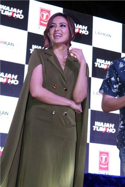desipixerwp's tweet photo. SANA KHAN stills at Wajah Tum Ho – Promotions https://t.co/NOwT0t0bkC https://t.co/MPDCU6fuuw