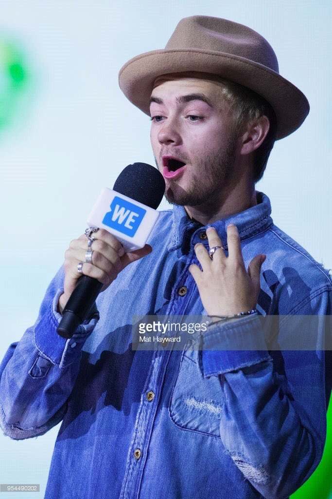 JackAndJackSPN_'s tweet photo. . @JackJ durante el #WeDaySeattle https://t.co/s8u8Pkrjzl