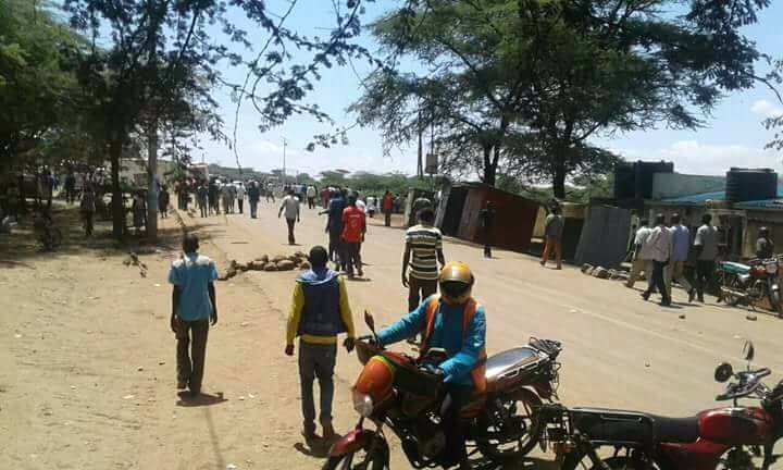 JamesLokwale's tweet photo. Turkanas living in Marigat area of Baringo County have staged protest demonstrations against yesterday's #KapedoKillings. @Ole_kaparo Why are you quiet? The situation is getting out of hand! @KinyanBoy #KapedoUnderSiege https://t.co/UyE3X2xL2P