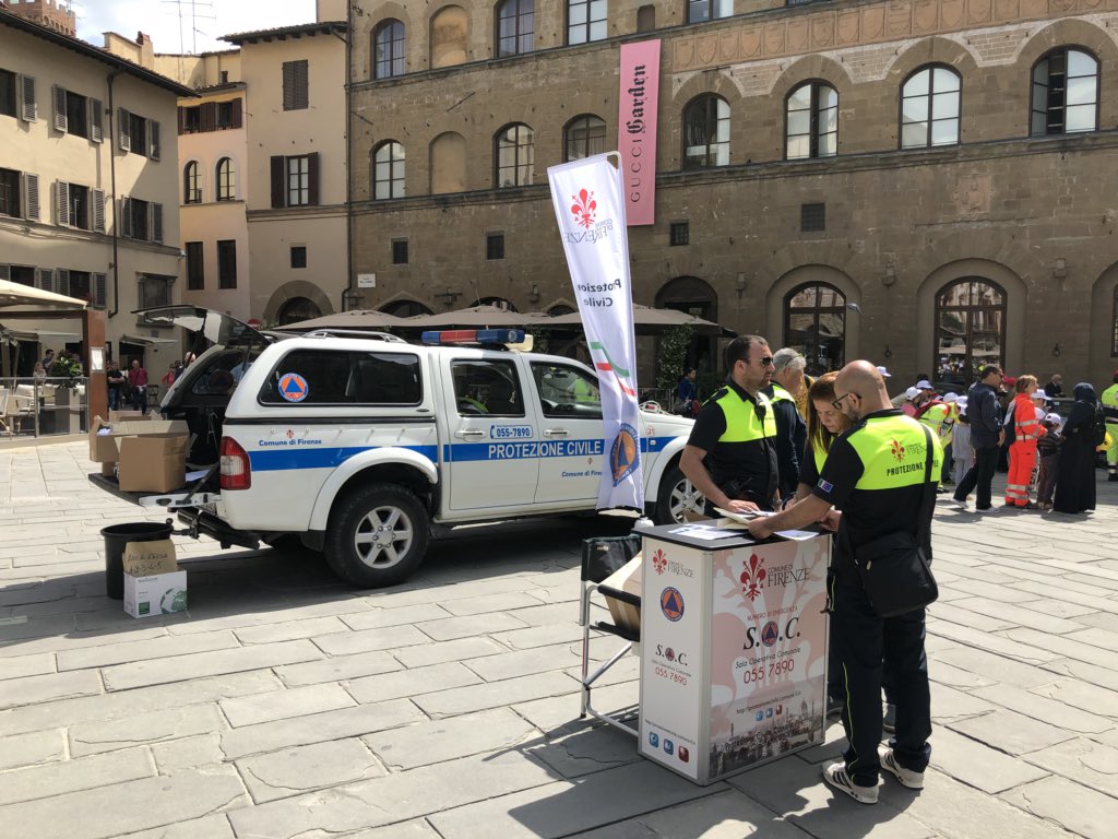 #FirenzedeiBambini 2018 and the <a href="/RESOLUTE_eu/">RESOLUTE Project</a> project simulating an emergency with kids #PiazzaSignoria #resilience #training