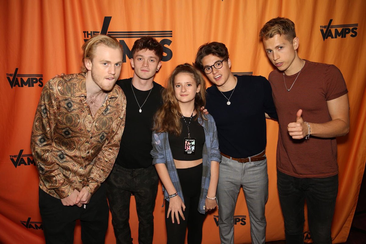 stunningxjacob's tweet photo. #UpWithItNextFriday @jacobsartorius IT WAAS LOVELY SEEING YOU PREFORM J AND @TheVampsband IT WAS LOVELY TO MEET YOU💞💗 https://t.co/731rm2Y6Da