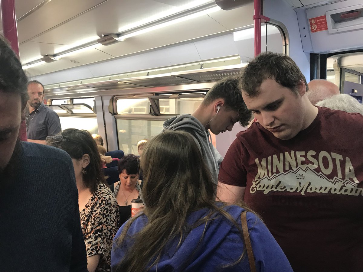 SwiftPSwift's tweet photo. Bath service from Cam and Dursley..@GWRHelp #GWR apparently it’s difficult to work out how many carriages you need (maybe 2 isn’t enough?) this service is ALWAYS dangerously overcrowded so maybe you could fathom it out? https://t.co/WEwvHlVOLg