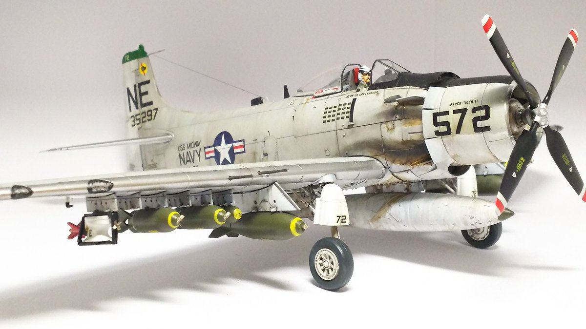 Special bomb !」 #タミヤ 1/48 A-1H Skyraider 完成です！ 便器爆弾を
