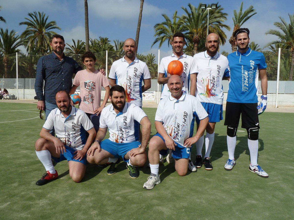 TORNEOEMPRESAS's tweet photo. Hoy más fútbol sala en Colegio La Devesa Elche @GrupoSorollaEdu Devesa.
desde las 16 h. y mañana desde las 10 h.
Entregas de premios, domingo a las 12 h.
Aquí los protagonistas: Rontex, @Larcosta, Serialva, @salvadorartesan y @OrthoLab_es
Suerte a todos!! https://t.co/L1nfCQrC78
