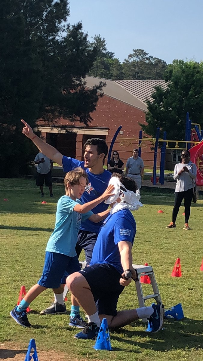 HuskyHumanities's tweet photo. #boosterthon2018 @boosterthon18 @hillside_media @HillsideES #hesjourney 2nd Grade had a blast #lawsonlighteningbolts #holdimanhyperactivehyenas #wiegandswarriors #frydmansfightingknights https://t.co/Lnp5FxppR2