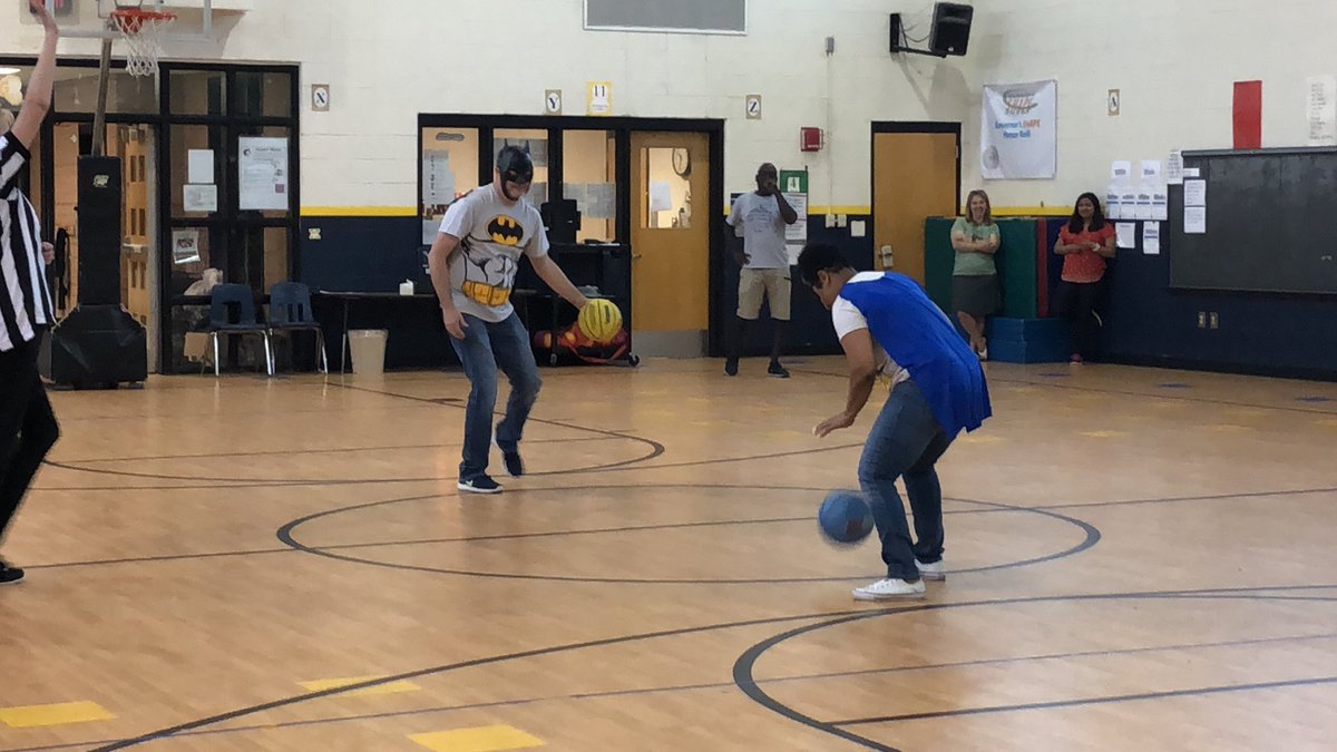 HuskyHumanities's tweet photo. #boosterthon2018 @boosterthon18 @hillside_media @HillsideES #hesjourney 2nd Grade had a blast #lawsonlighteningbolts #holdimanhyperactivehyenas #wiegandswarriors #frydmansfightingknights https://t.co/Lnp5FxppR2