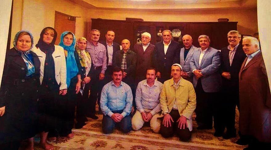 HomeLand_TR's tweet photo. @maske3g Fetonun etegini öpenler burada Başkan yıl 2012. Reis parti icinde bile yalniz. Boştan yere demiyor yalnizligimi biliyorum diye.. https://t.co/cZjrYHEFHm