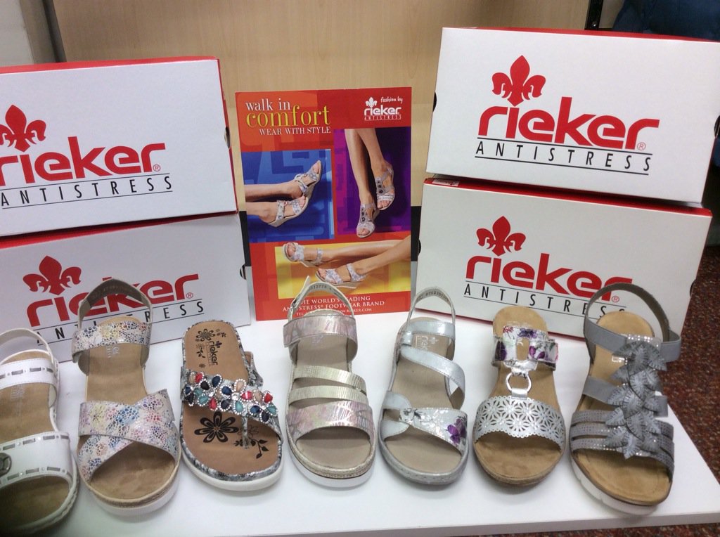 Pause A Second tweet media