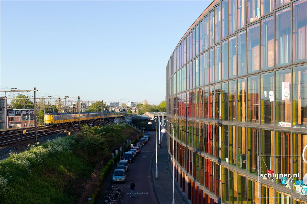 schlijper's tweet photo. Keerwal
04.05 07:02
https://t.co/4AQ16xuBQq #Amsterdam #architecture #Funenpark #color https://t.co/hwCVgcTIRm