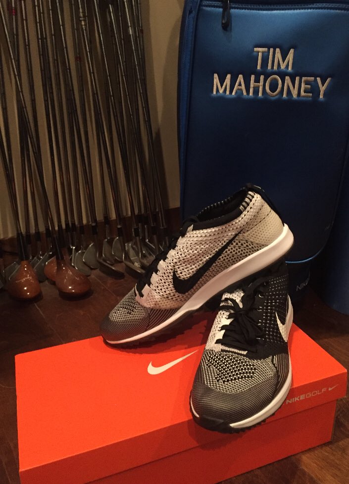 Look what’s in my office. @nikegolf #therunningiconcomestomyoffice