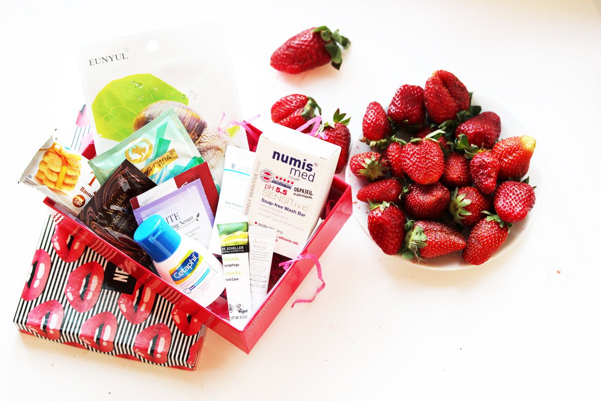 2b_Elizabeth's tweet photo. Newbeautybox  Pharmacy Box https://t.co/PEnUZcHOoB https://t.co/rwYidoiwIW