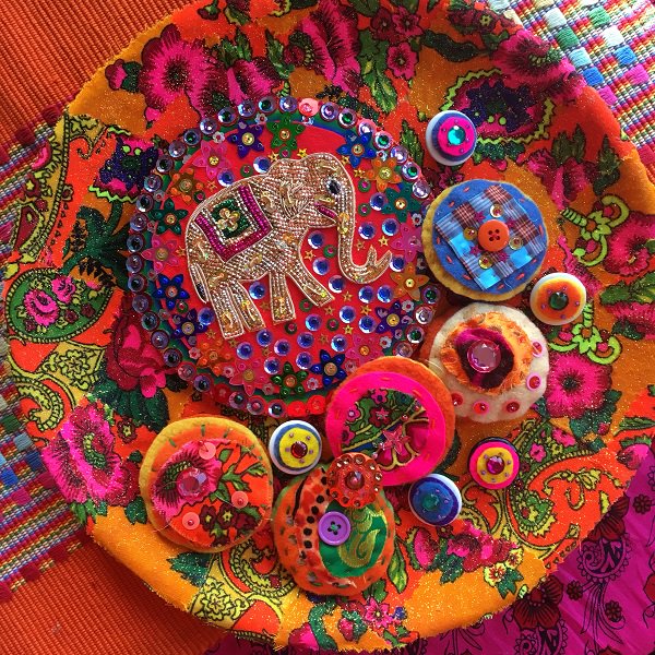 asianculturevul's tweet photo. Catch acv presenter @TheCraftCafe in another guise today 😉 as #TheMakeEscape #craft
at #BritishAsianFestival @RifcoTheatre from 1pm - have fun! https://t.co/ZQUVYqFS54