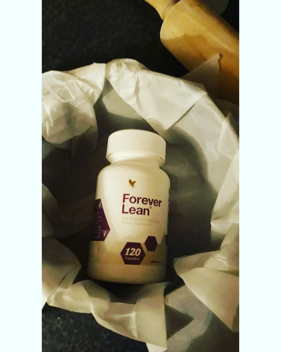 From_Fiona's tweet photo. The irony of using my Forever Lean to hold down grease proof paper for my Grans #glutenfree chocolate #biscuitcake! 🤣🤣🤣🎂🍰🍫

#flpireland #weightmanagement #chromium https://t.co/rYsOWXUuID