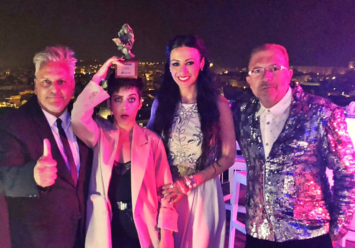 Jimidonas's tweet photo. @laleonademaria Recibiendo el premio Starview Magazine, Helpcode Life y Párraga Footclinic durante el Pestival de cine de Málaga. En la foto con Fadua Benaim, Juan Luis Párraga y Jaime Acevedo. https://t.co/UHh6p6ytuO