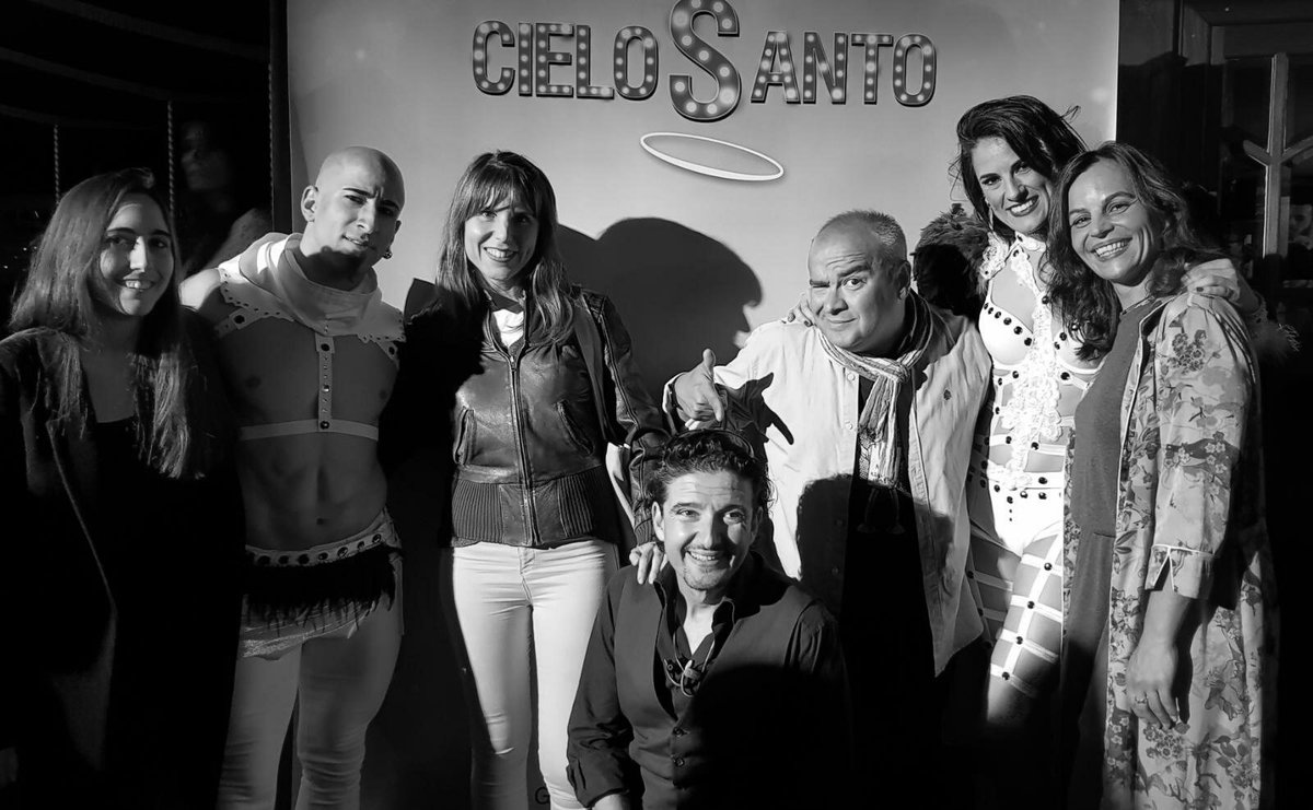 Chrisyluz's tweet photo. La vida son 2 dias y 1 llueve. No os perdais el espectáculo de #Teatrobankiaprincipepio  Cielo Santo Cabaret el after de la vida. #Madrid https://t.co/jaetxOInBH