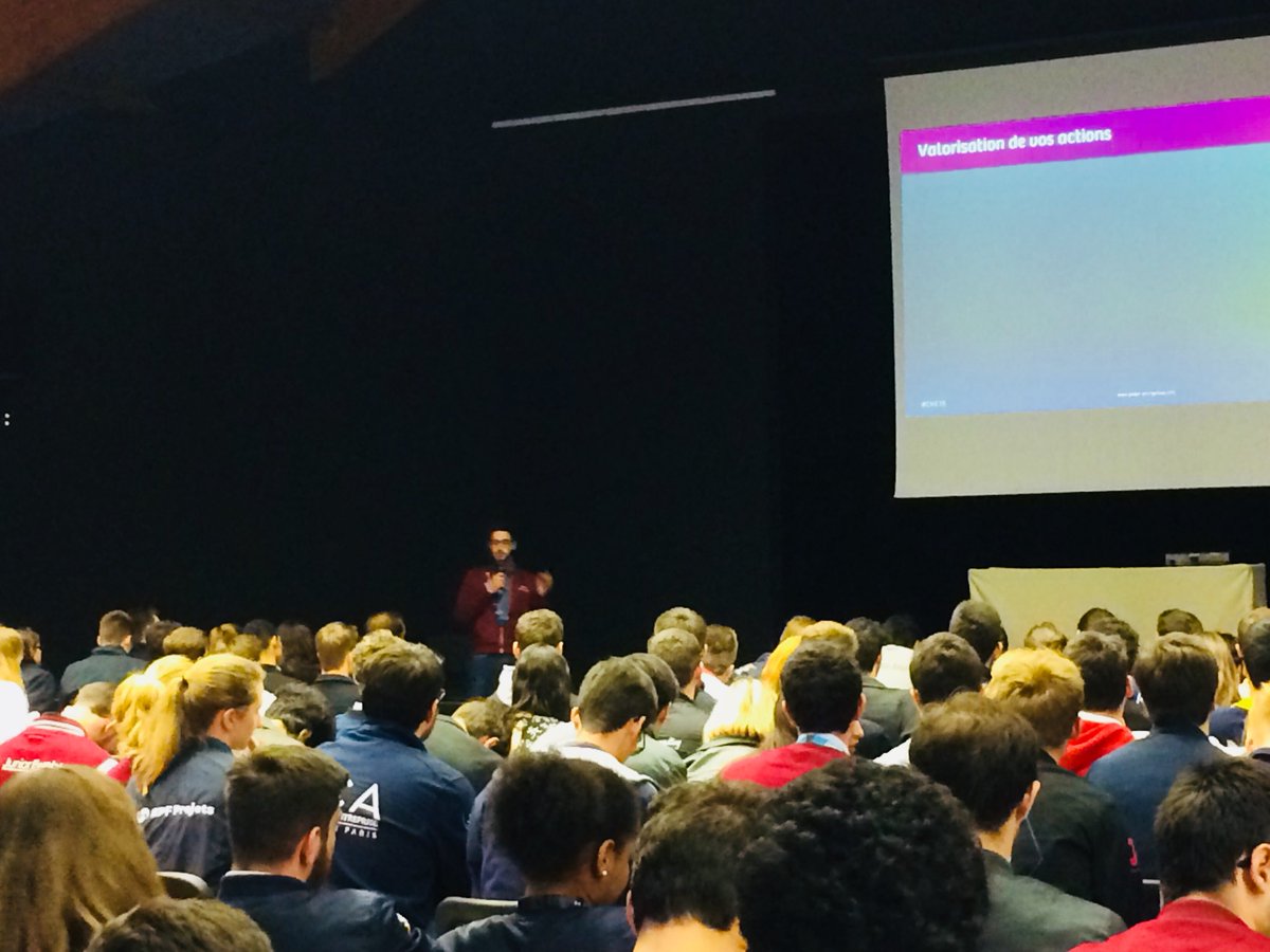 LouiseFaureG's tweet photo. Intervention de @bastien_cnje à l’Assemblée Générale des Présidents au Congrès National des Juniors Entreprises @guidel #CNE18 #WeAreJE #WeAreALTEN @cnje @Alten_Recrute @Alten_france @BsbjcJe @BurgundySB Fière de Bastien de BSB #LGDSM https://t.co/qTLs3KUVtV