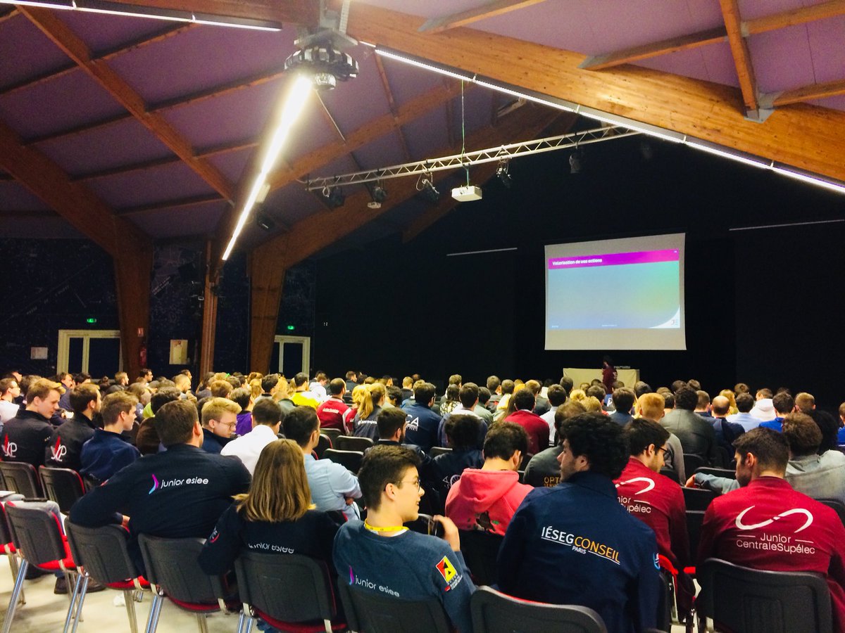 LouiseFaureG's tweet photo. Intervention de @bastien_cnje à l’Assemblée Générale des Présidents au Congrès National des Juniors Entreprises @guidel #CNE18 #WeAreJE #WeAreALTEN @cnje @Alten_Recrute @Alten_france @BsbjcJe @BurgundySB Fière de Bastien de BSB #LGDSM https://t.co/qTLs3KUVtV