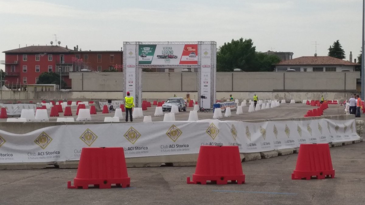 giovannidisalis's tweet photo. #Motorsport Cambiano i giocattoli, ma restiamo bambini #VeronaLegendCars https://t.co/waI5EcrOwy