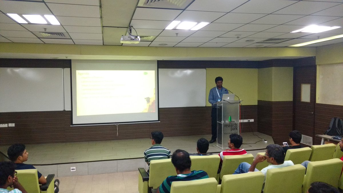 paranitk's tweet image. Next session on Lightning Design by Hari and Praveen #TDX18GG #SDGChennai