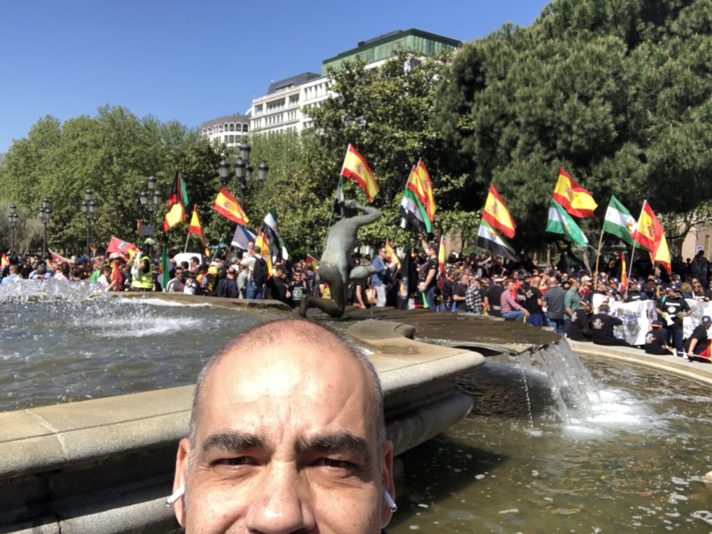 Nacho_Abad's tweet photo. #EquipacionYa Apoyando a todos los @policia y los @guardiacivil https://t.co/X3x0Xllz6o