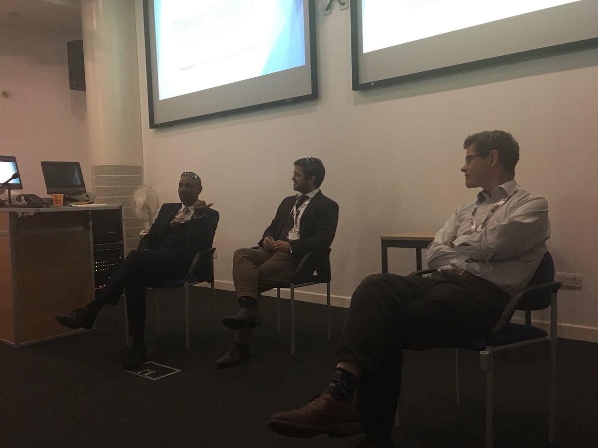 ExeterSurgSoc's tweet photo. A great panel discussion with leading plastic surgeons at #SWPSC, Mr Devaraj @Darkiedoc , Mr Andrew Watts and Mr James Coelho.
Take home msg:
‘’Your medical career is a marathon, not a sprint’- Mr Watts
‘Surgery is like Harry Potter, the wand chooses the wizard!’- Mr Devaraj https://t.co/zoI6N7Hf5x