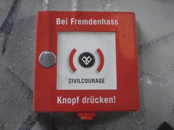 Gigantos_'s tweet photo. Aber nur im Notfall! ;) https://t.co/W9CvXwyX3O