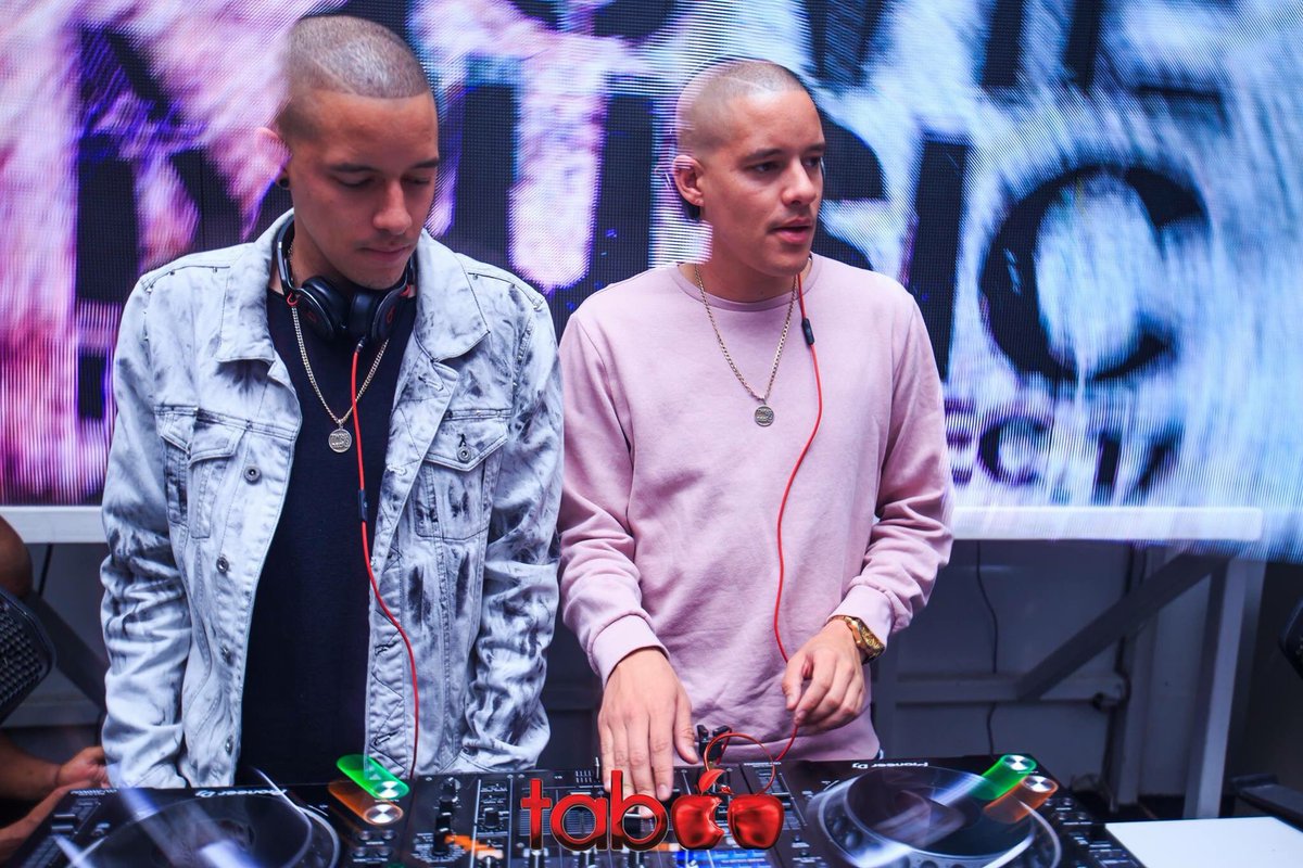 NeeqsU's tweet photo. We got @Twinsondecks tonight @Taboo_jhb ... always bringing heat👏🏼👏🏼💥 #OpenTheRedDoor https://t.co/3x9ztR7BaC