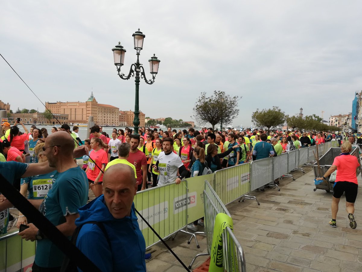 matteo74tv's tweet photo. #Venezia #CaFoscari #YourFutureRun @FondazioneCF @lottosportitaly https://t.co/y1h9JiXWbe