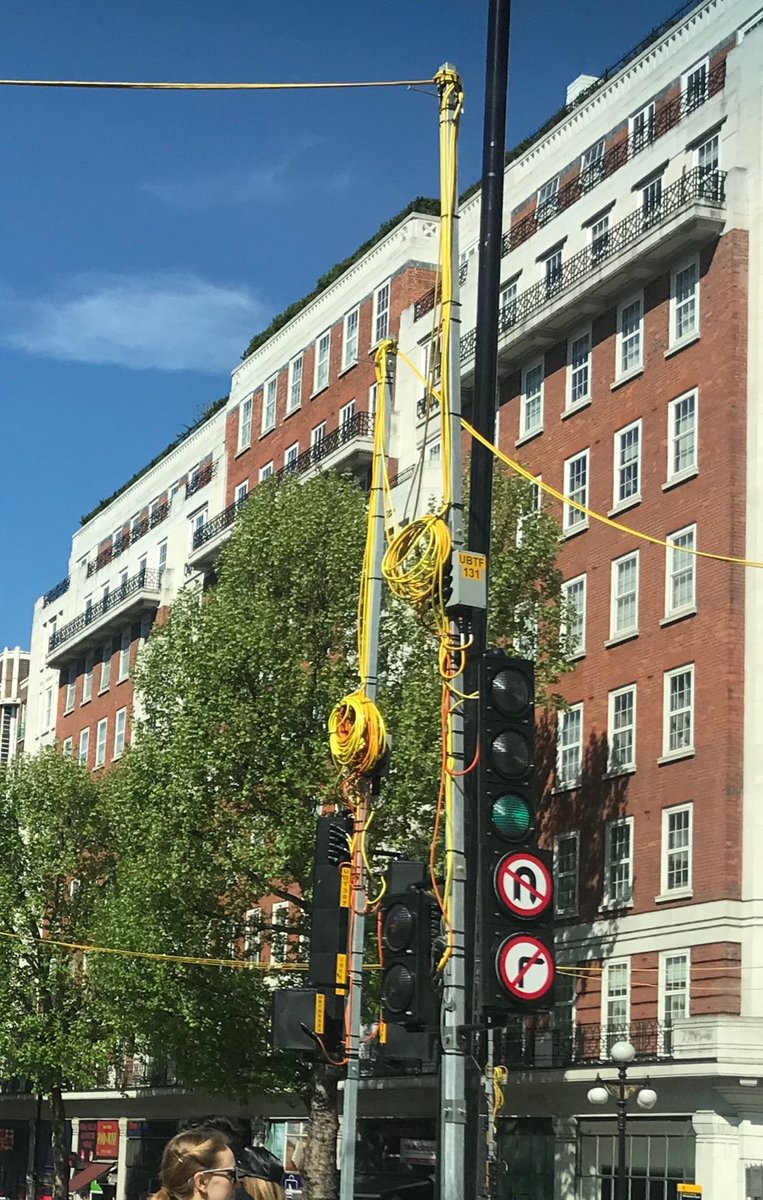 CulturalRachel's tweet photo. Thought these were a contemporary #art installation on the Euston Rd. #traffic https://t.co/rRIFikfV1a