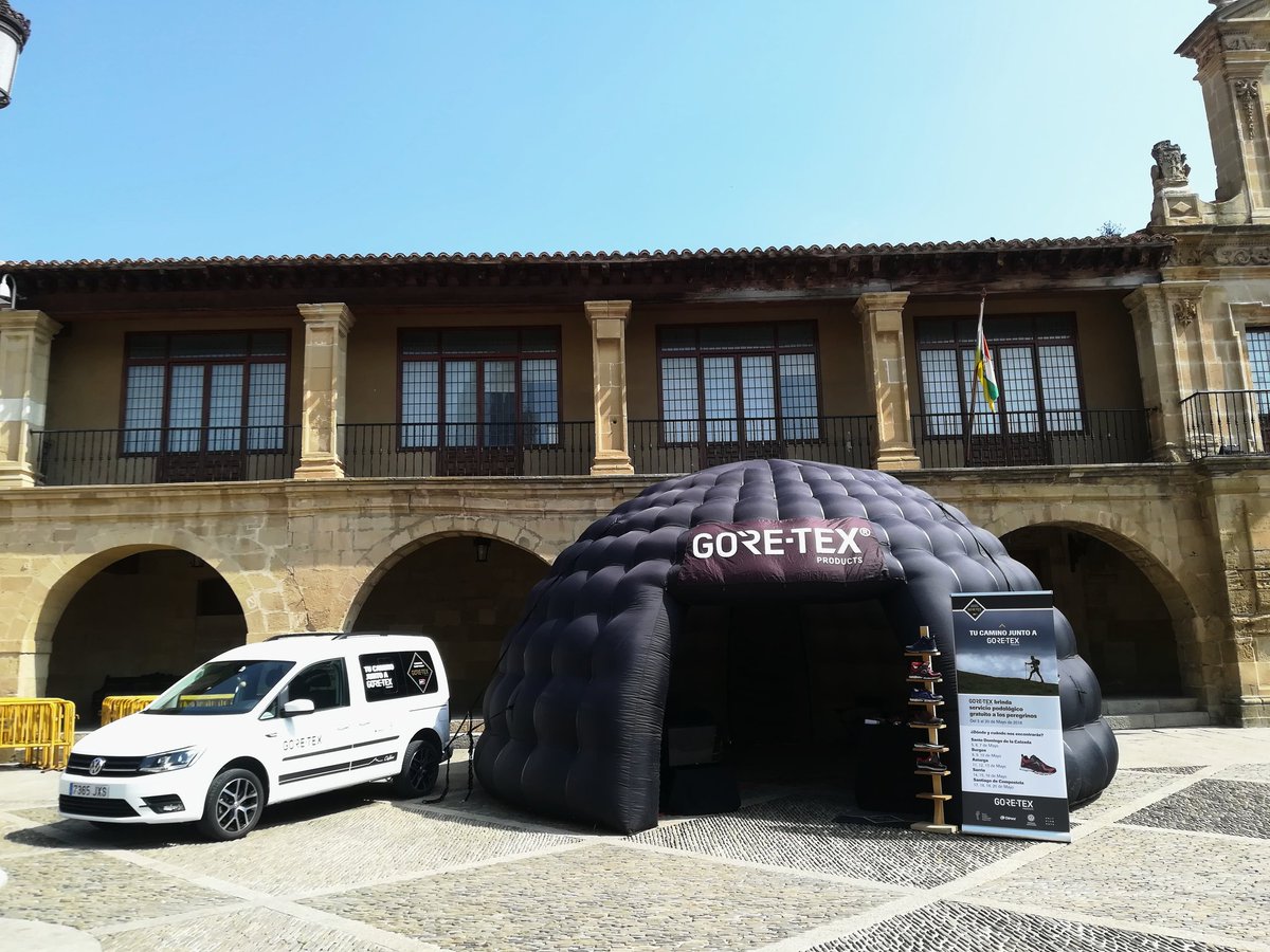 mireia_blanch's tweet photo. ¡Santo Domingo de la Calzada en marcha! Estos son los días y lugares dónde nos encontraréis en el iglú de @GORETEXeu. Dando a conocer la tecnología #GoretexSurround en el calzado @Chiruca y los podólogos de @EnricViolan ofreciendo servicio a los peregrinos del #CaminoDeSantiago. https://t.co/avnPI3P91I