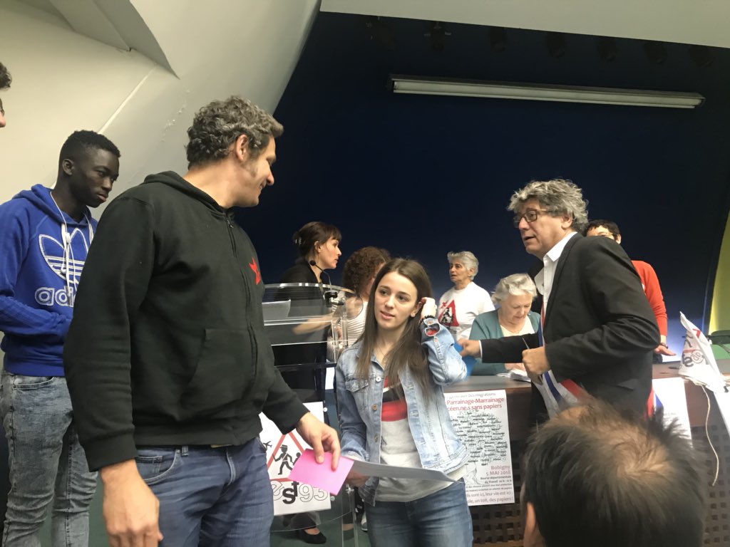ericcoquerel's tweet photo. J’étais ce matin à la 6e édition des parrainages républicains #resf93 pour parrainer avec Loïc de la @CieJolieMome deux jeunes lyceen-ne-s du 93 et intervenir au nom de @FranceInsoumise https://t.co/Bdg6CxfMxf